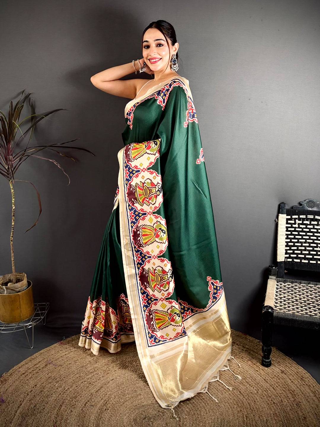 Deep Green Patola Panel Kanchi Saree