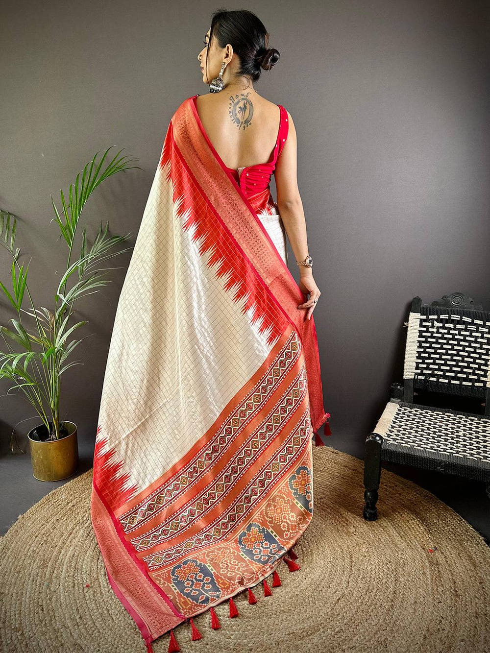 Designer Soft Silk Zari Chex Saree