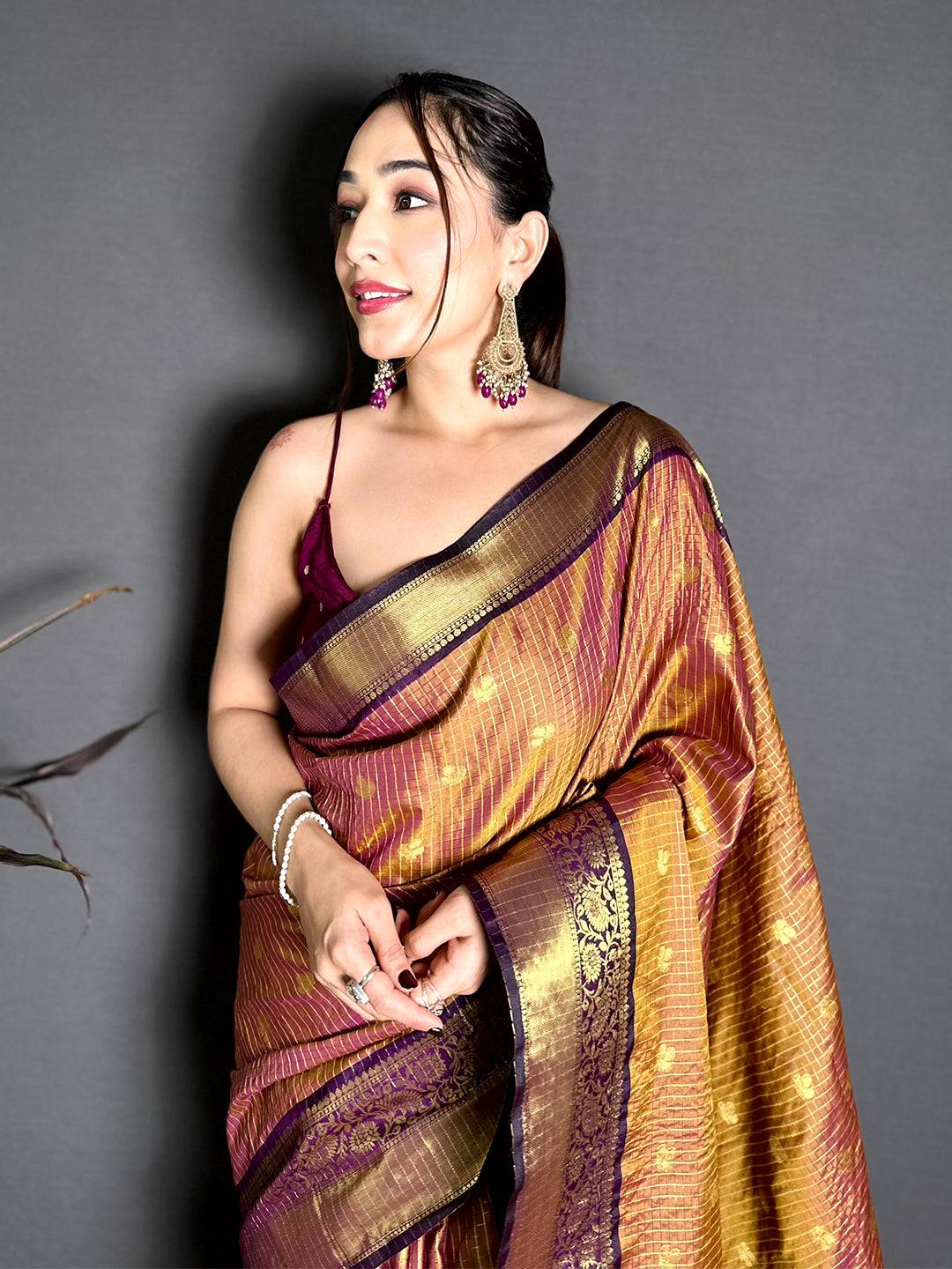 Elegant Self Gold Zari Chex Chitpallu Saree