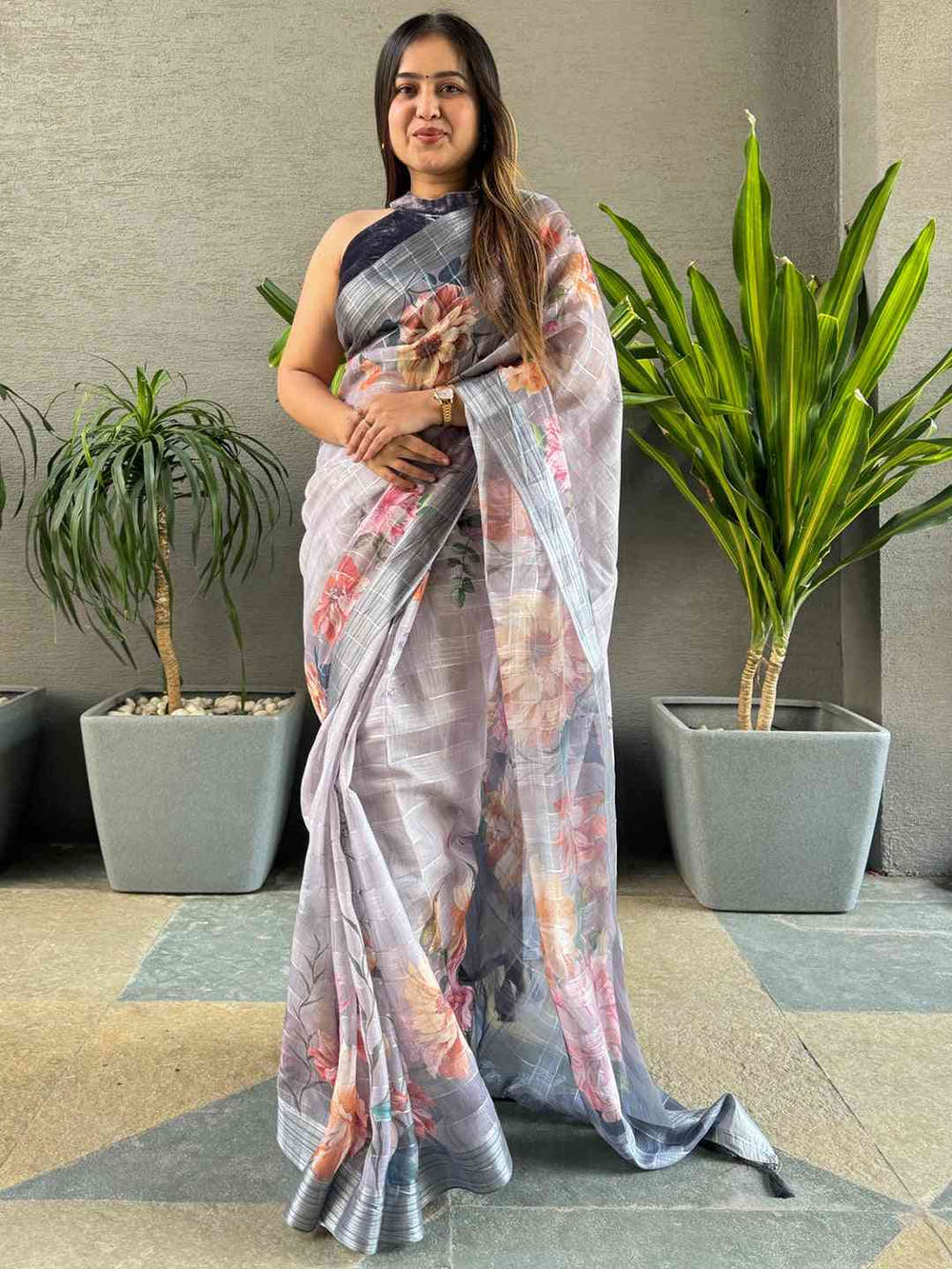 Grey Colour Traditional Self Zari Chex Weaving Floral Print Saree