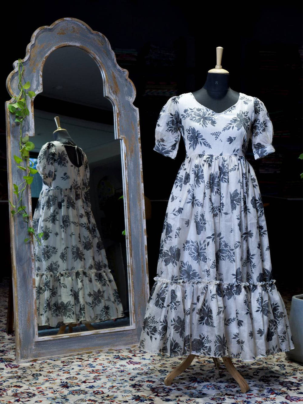 Snow White Puff Sleeves Midi Dress