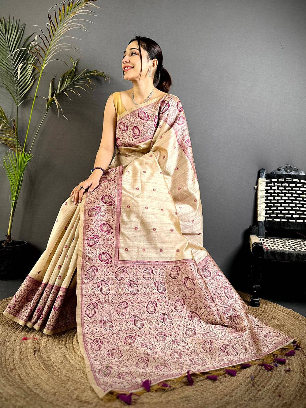 Pink Floral Katha Ghicha Silk Saree