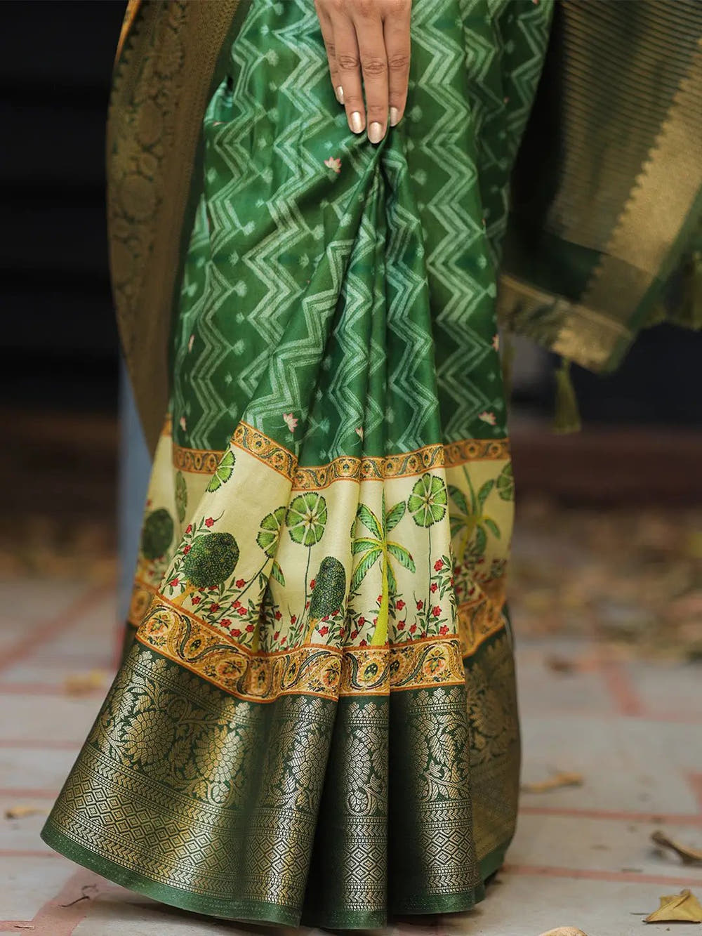 Green Colour Pure Viscose Dola Silk Saree with Pichwai Kalamkari Print - Luxe