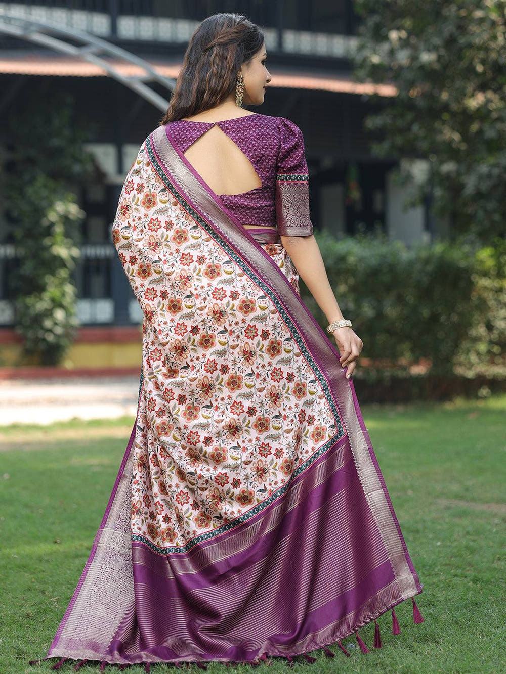 Pink Colour Phulkari Design Zari Weaving Pallu Saree - Luxe