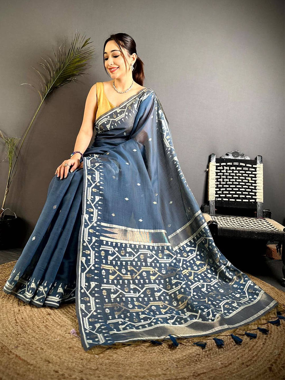 Heritage Lakhani Geometric Linen Saree