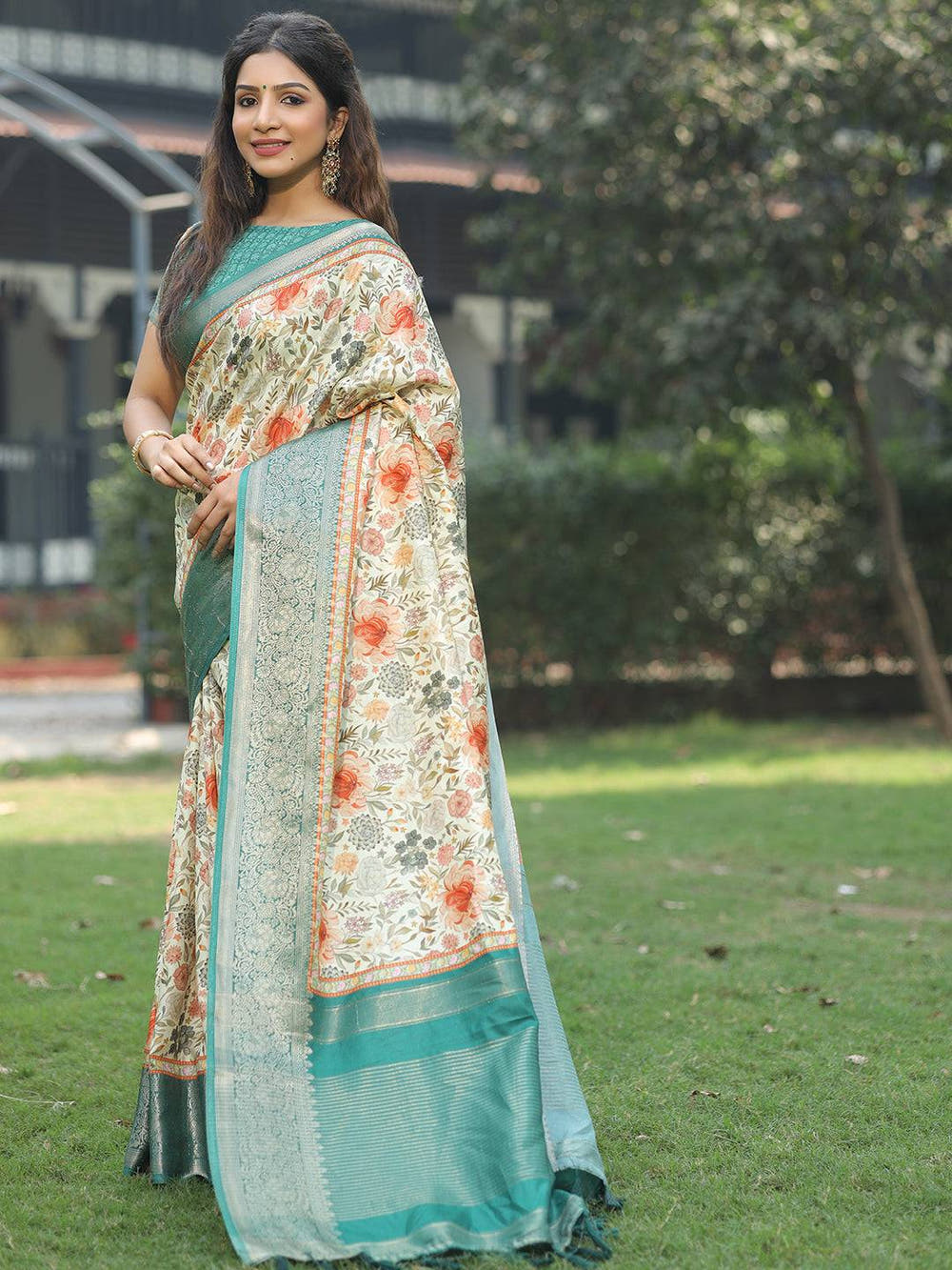 Sea Green Colour Phulkari Design Zari Weaving Pallu Saree - Luxe