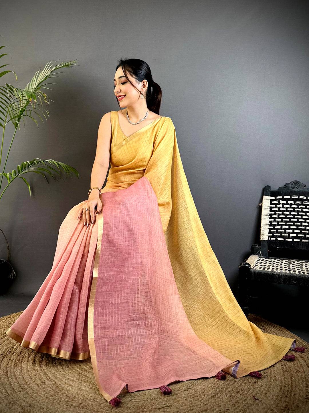 Graceful  Linen 90 Zari Check Saree