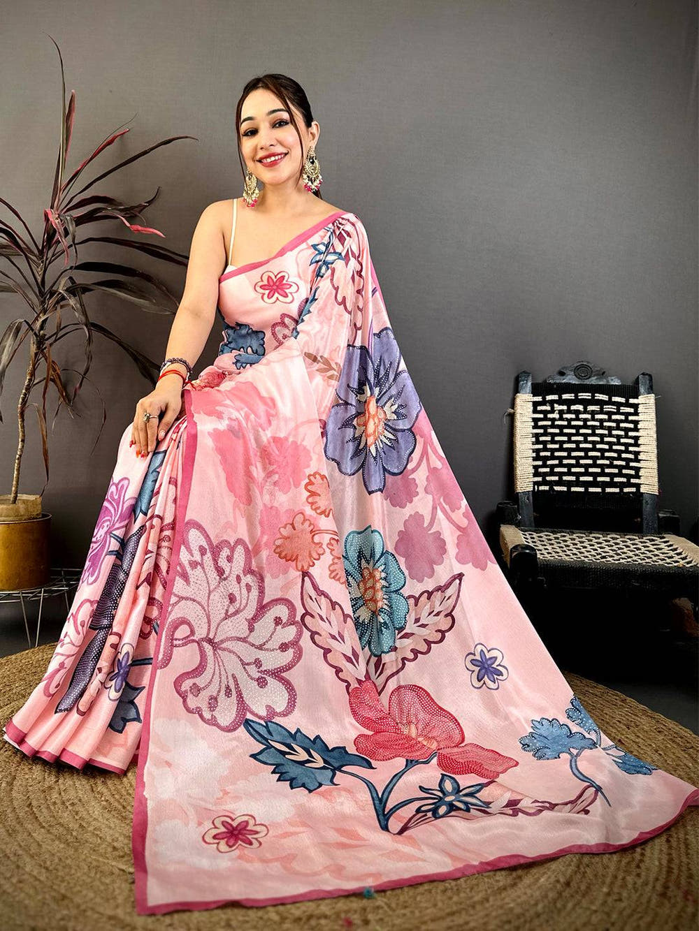 Stylish Chinnon Chiffon Floral Print Saree