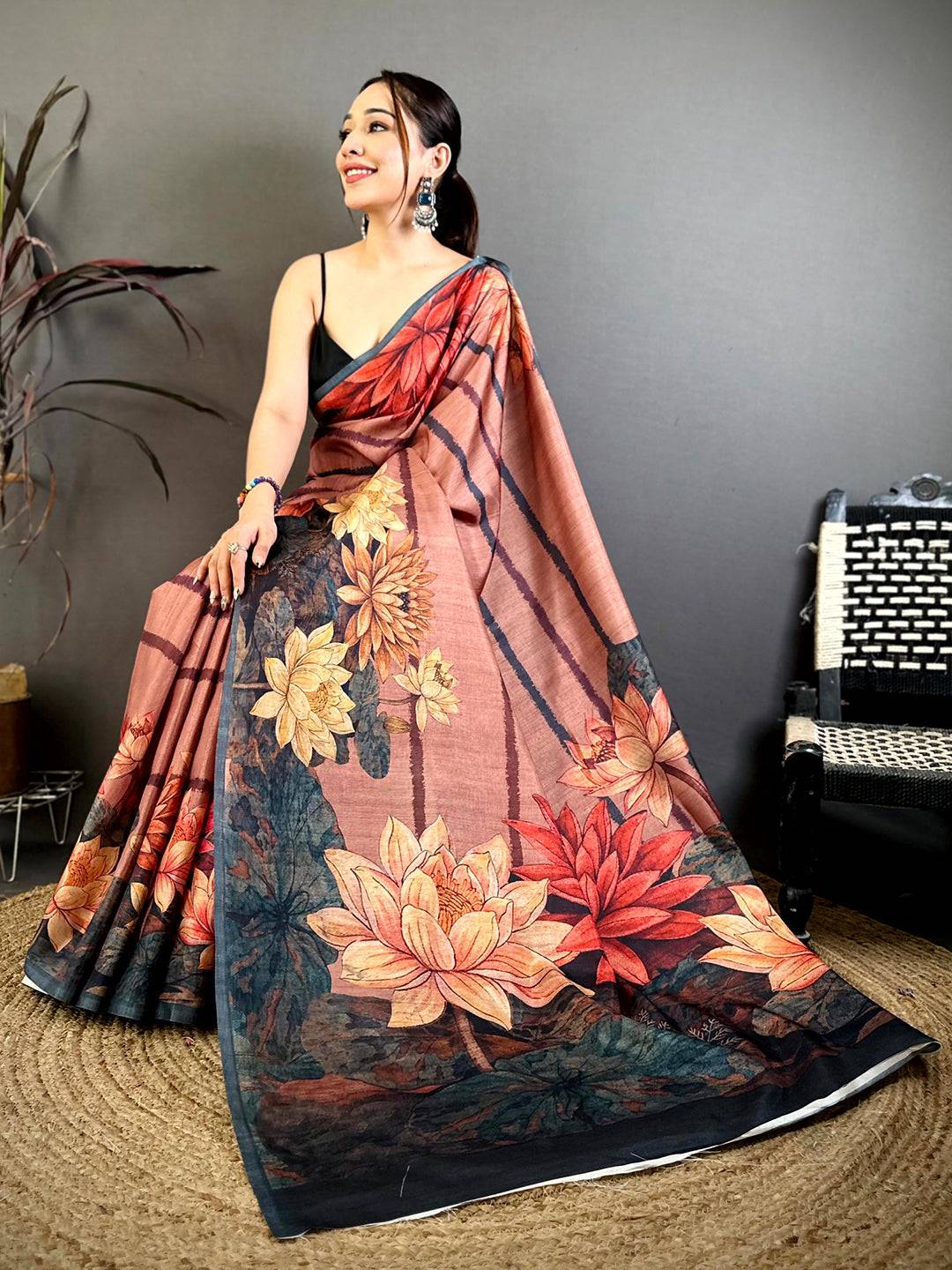Elegant Floral Print Tussar Saree