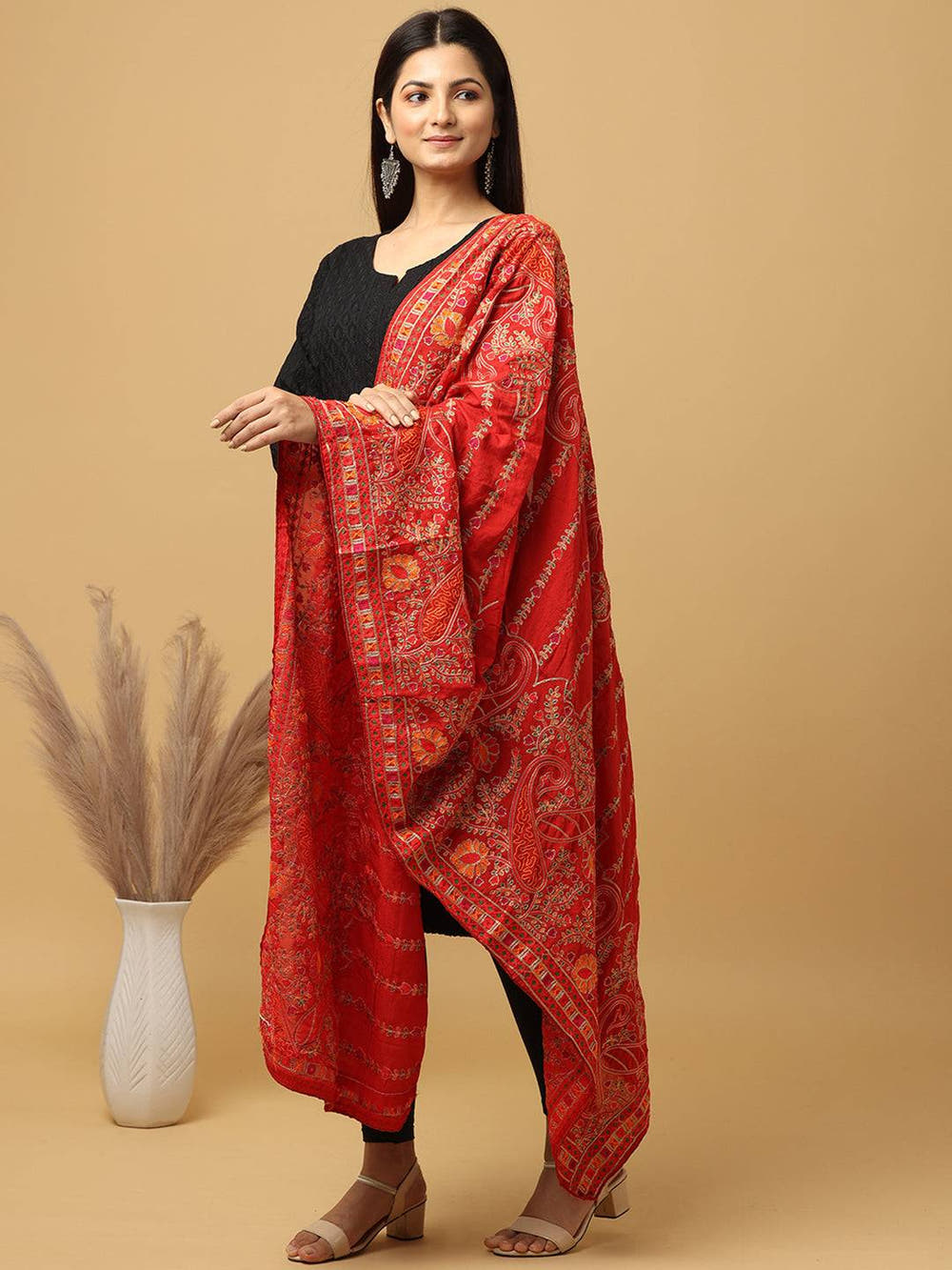 Red Classic Paisley Repeat Pashmina Dupatta