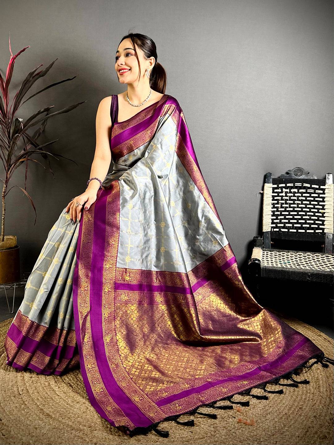 Grey Check Weave  Gadwal  Saree