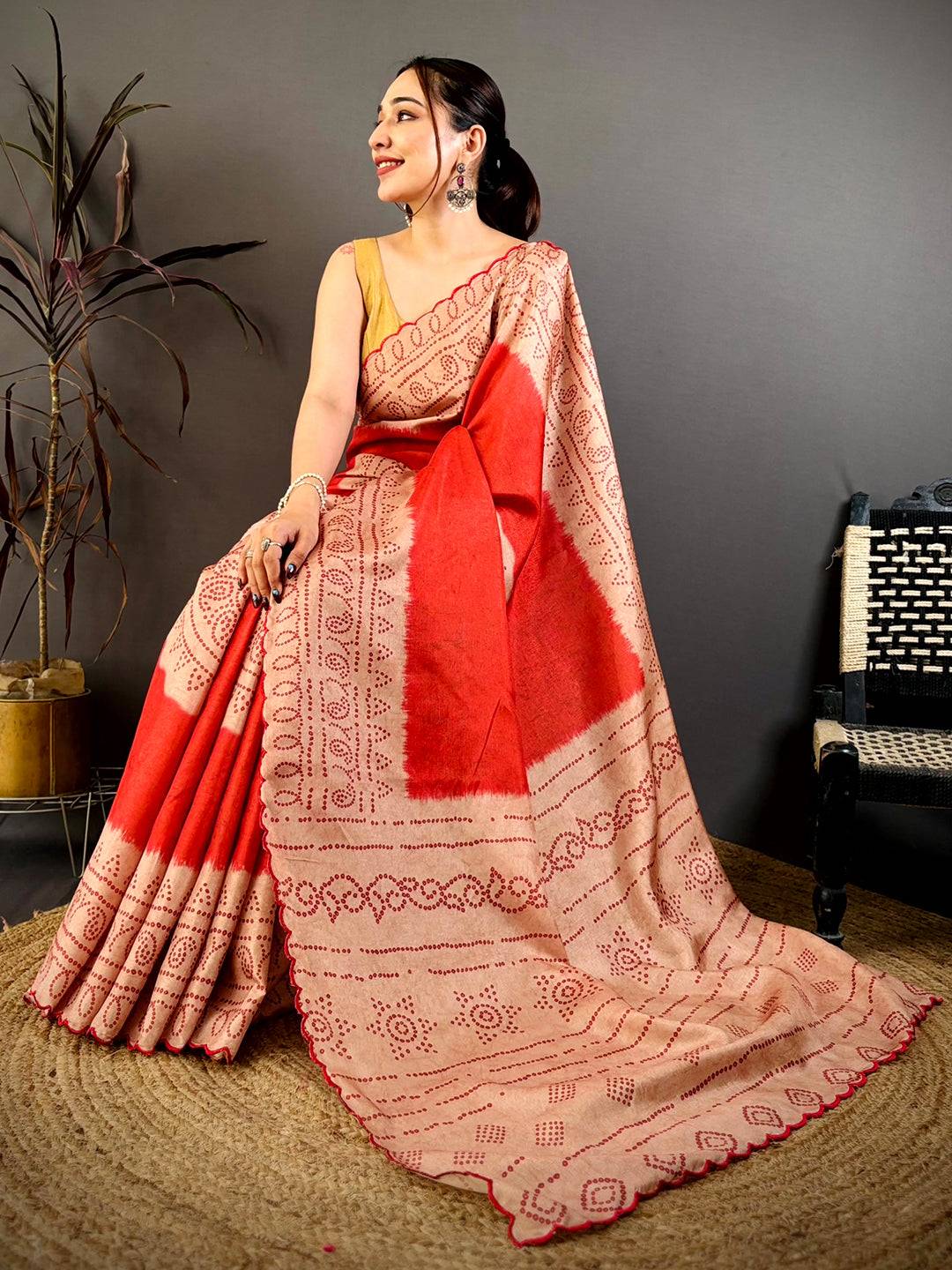 Stylish Bandhani Printed Tussar Saree