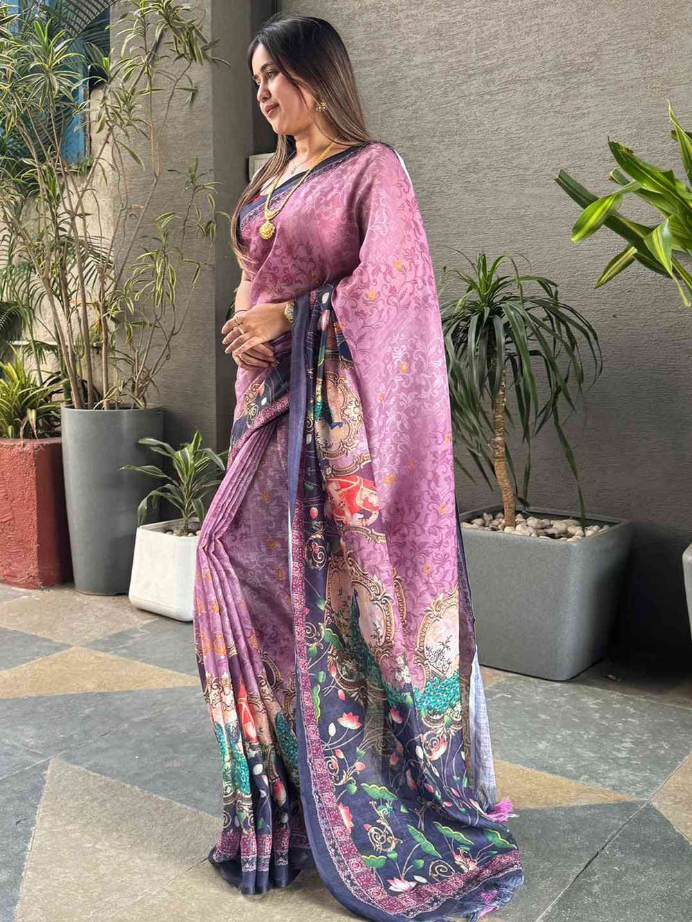Purple colour Linen Saree With Digital Print And Majestic Border
