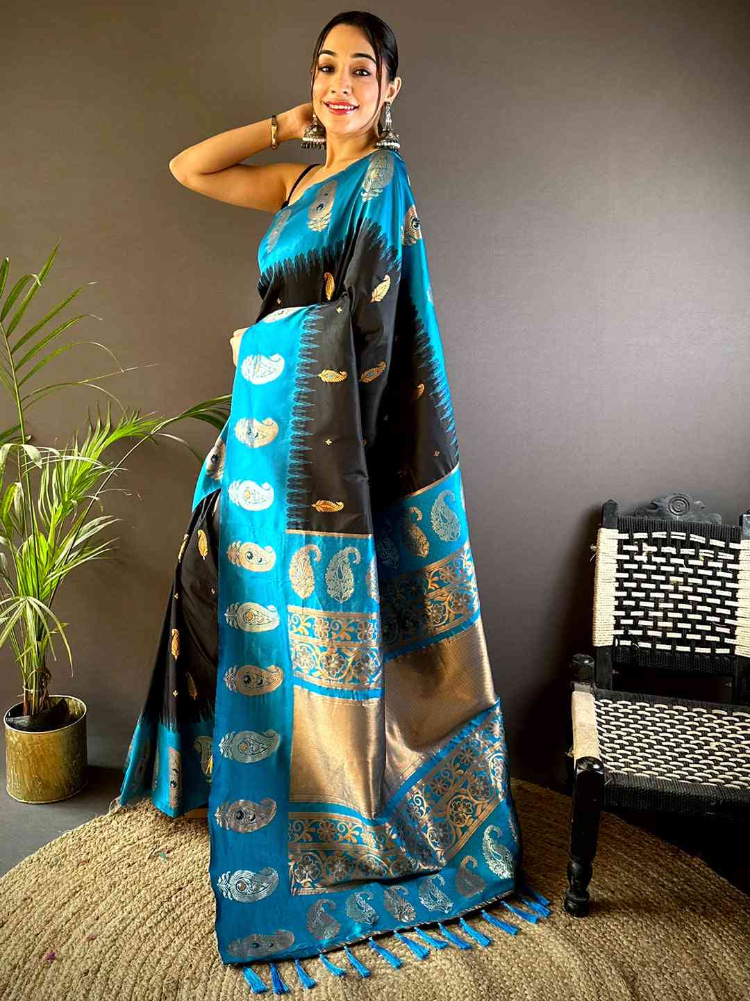 Black Mango Butti Soft Silk Saree