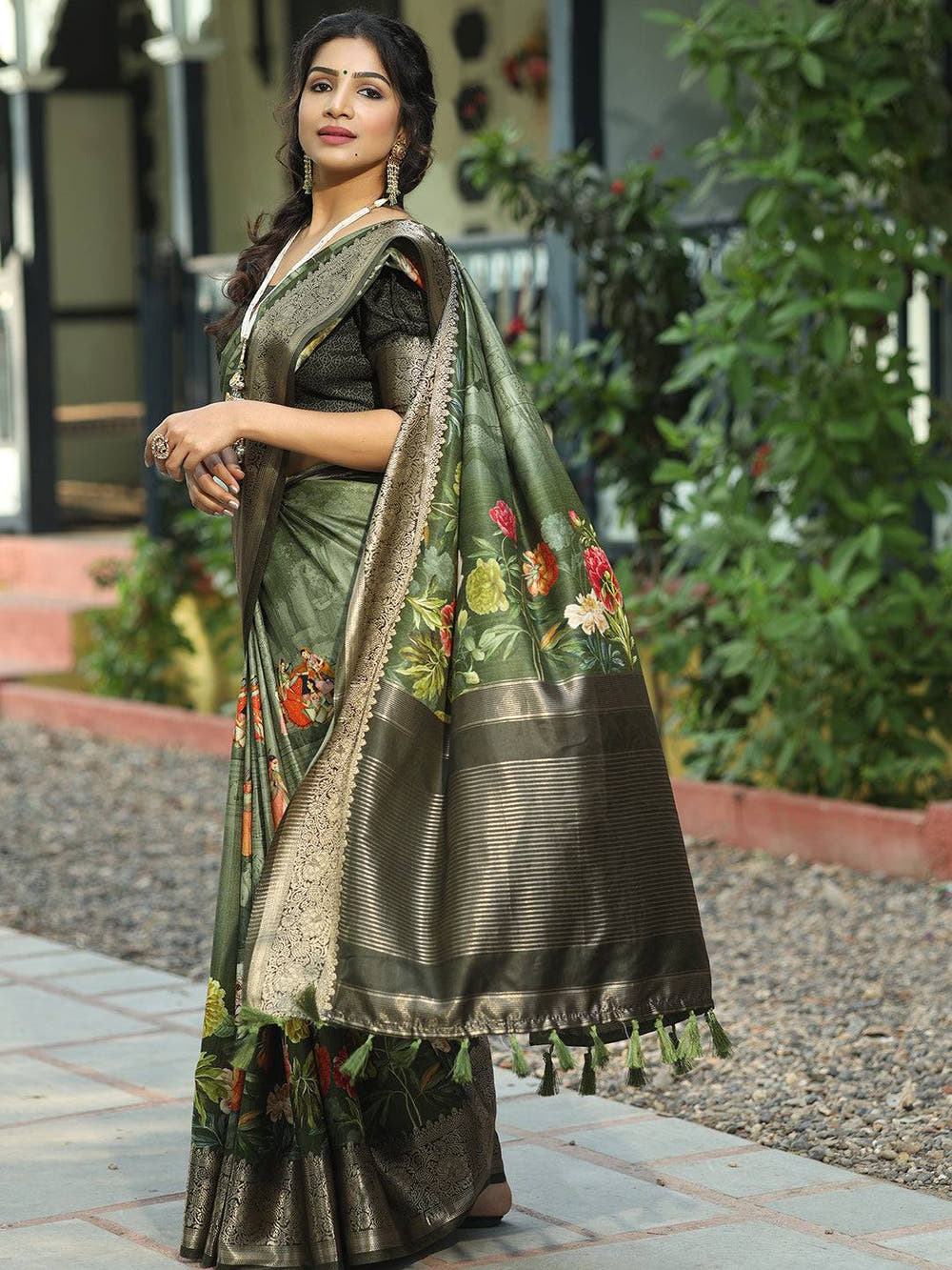 Dark Green Colour Pure Viscose Dola Silk Floral Print Saree - Luxe