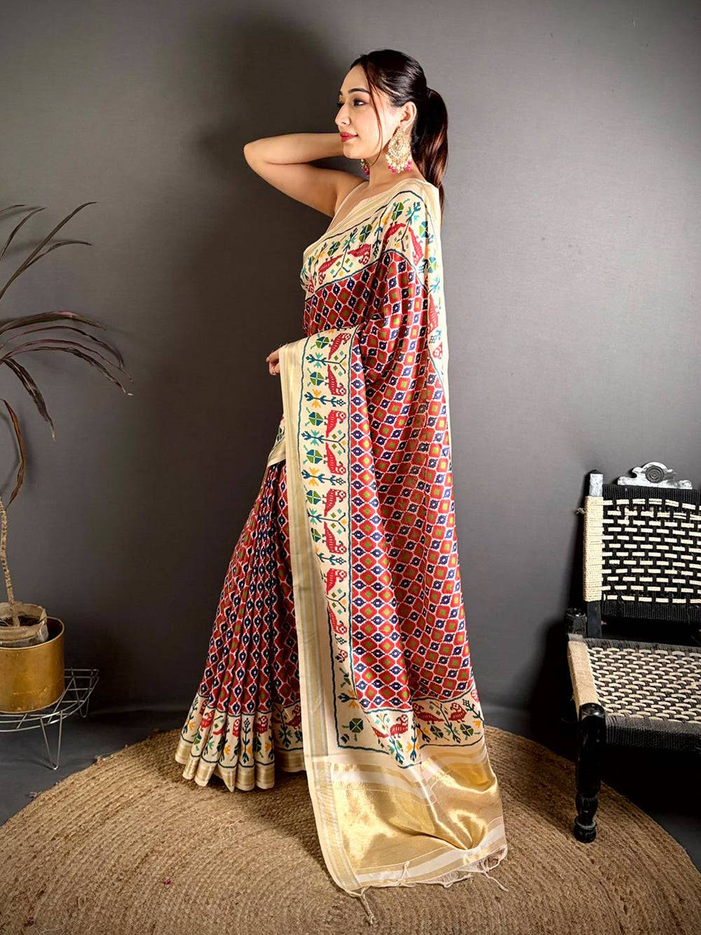 Stylish Ikkat Soft Kanchi Silk Saree
