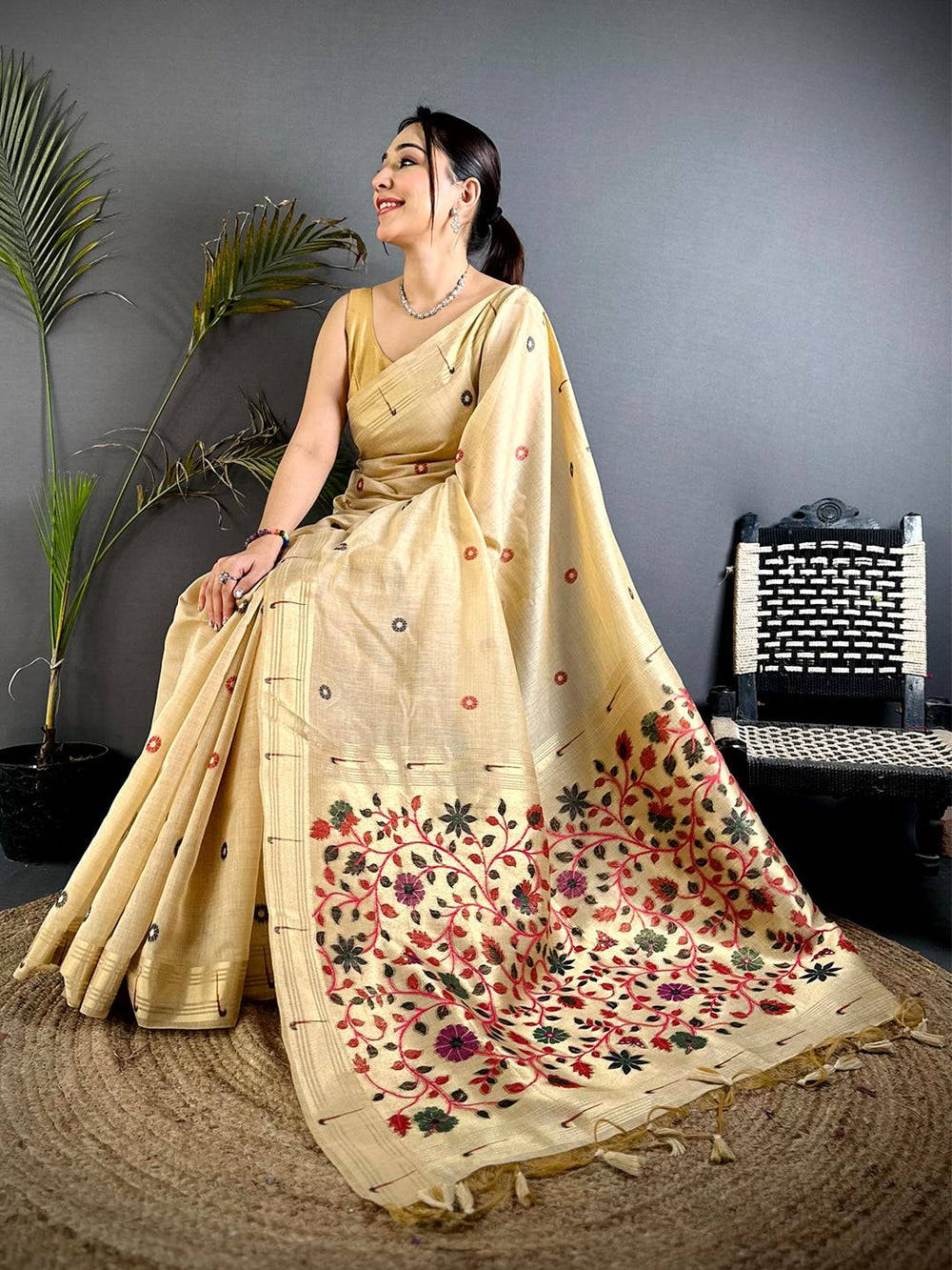 Aura Off White Minakari Butti Linen Saree