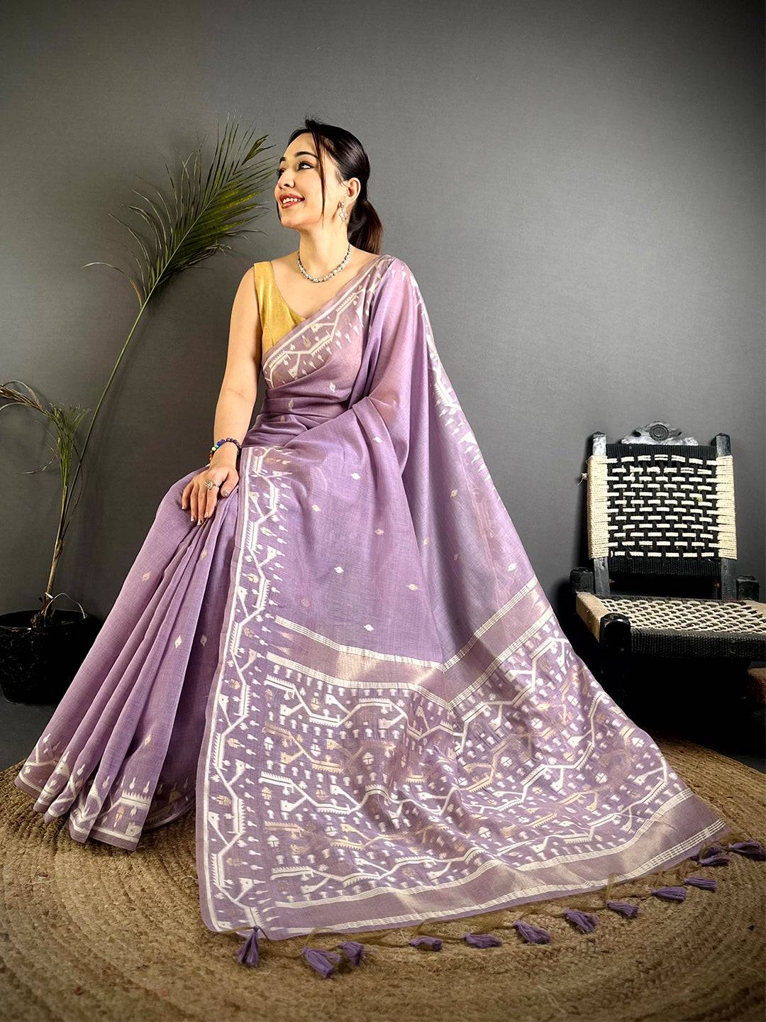 Elegant Lakhani Geometric Linen Saree