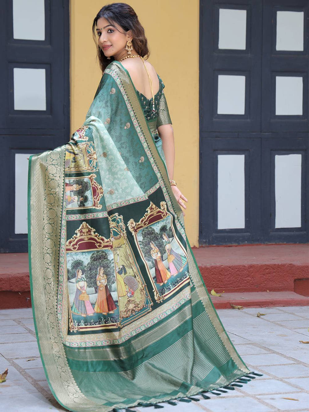 Pure Viscose Dola Silk Saree With Zari Weaving Pallu In Green Colour - Luxe