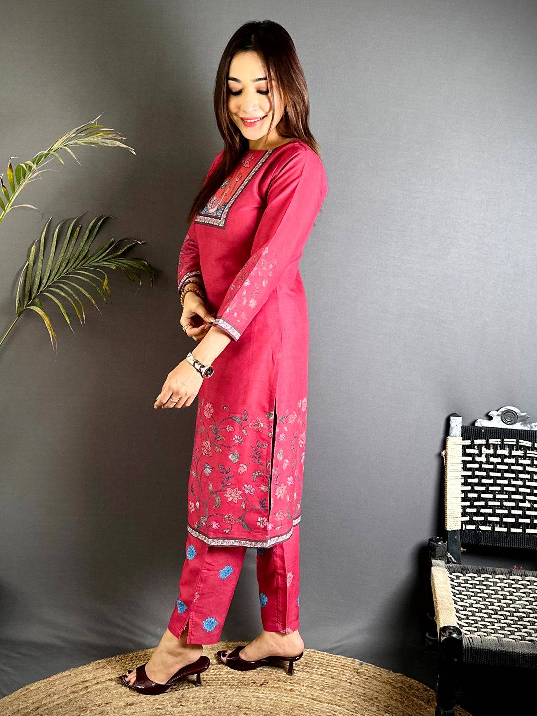 Crew Neck Kalamkari Art  Kurti