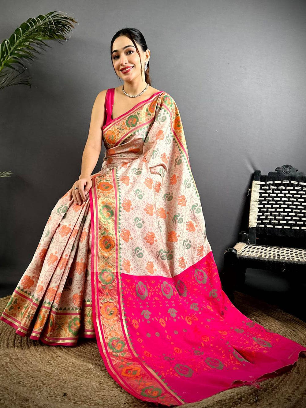 Elegant White Pochampally Patola Silk Saree