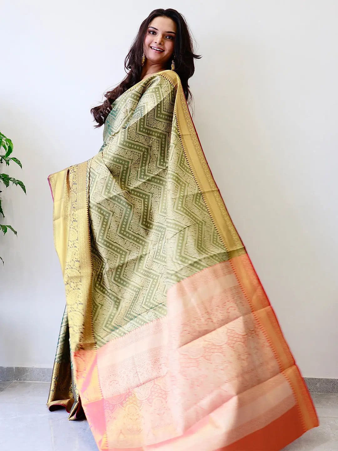 Exclusive Gold Zari One Grm Gold Kanjivaaram Pattu Silk Saree.