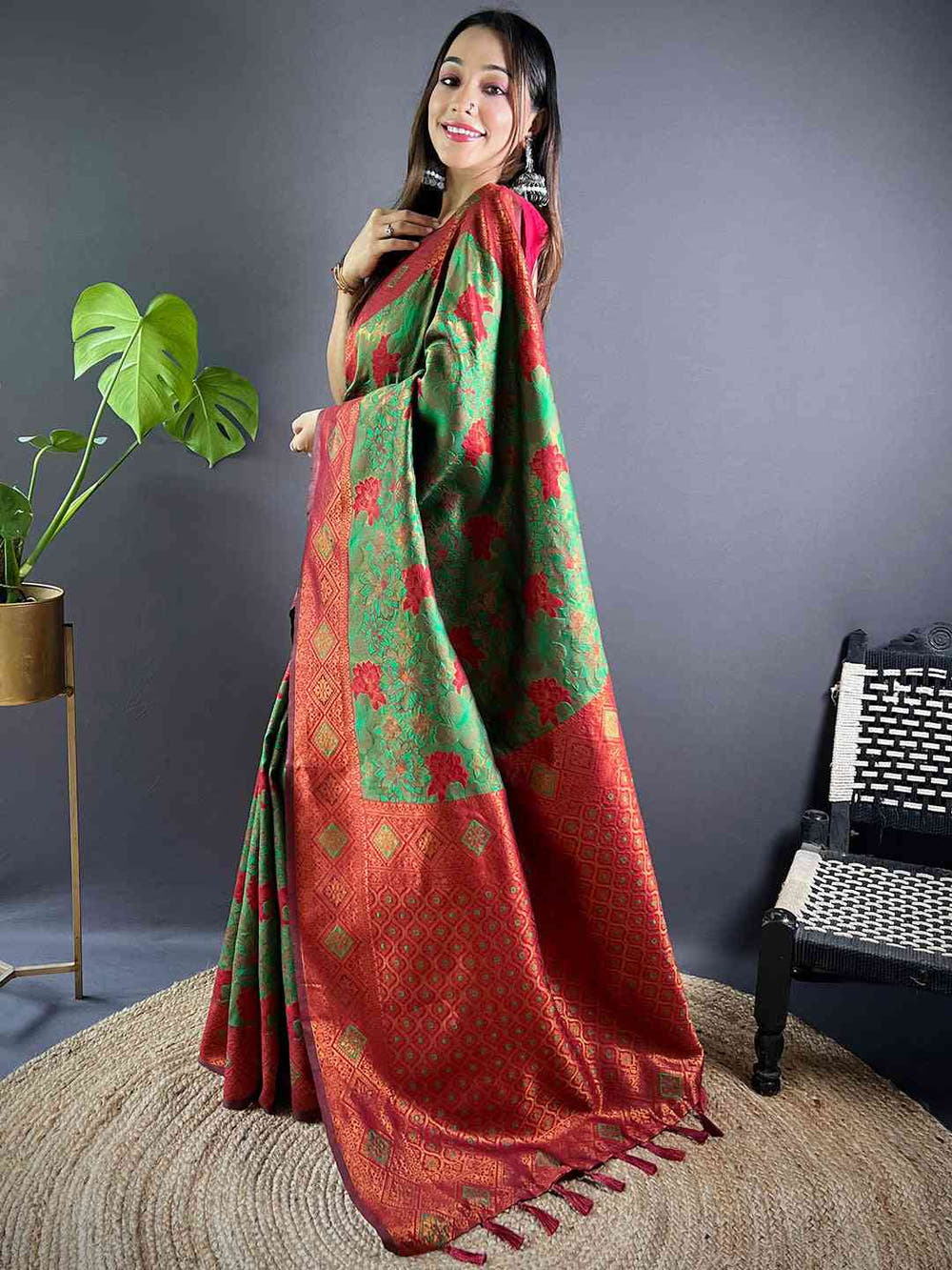 Forest Green Soft Silk Butta Weaving Saree