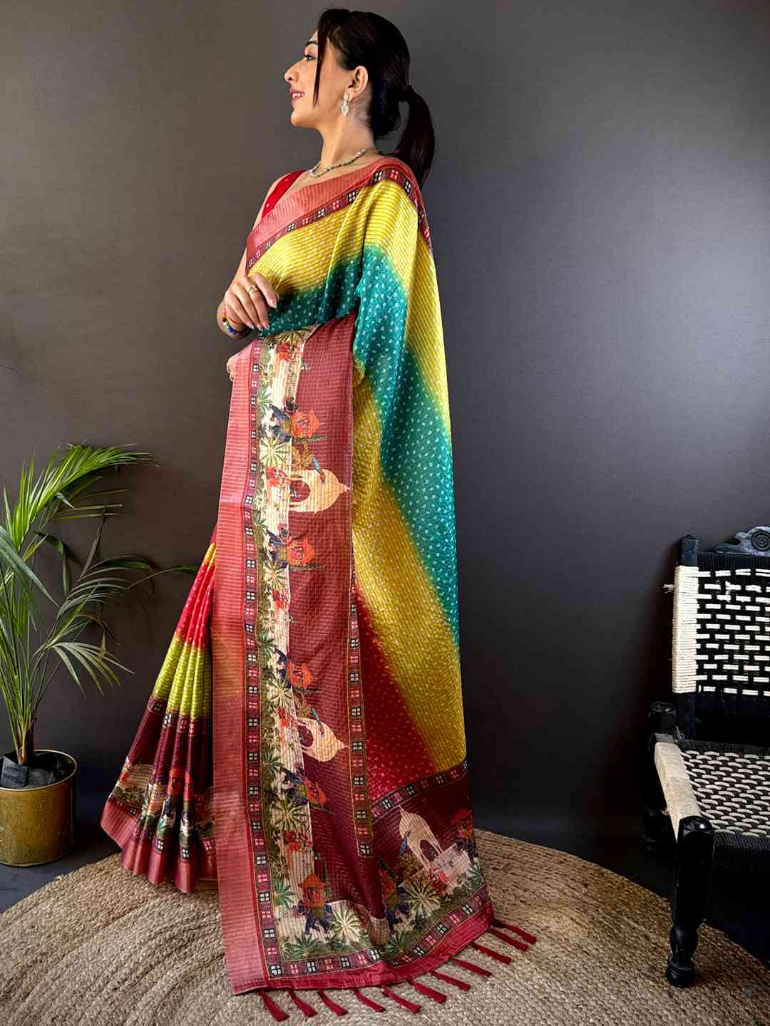 Elegant Silk Blend Bandhani Print Saree