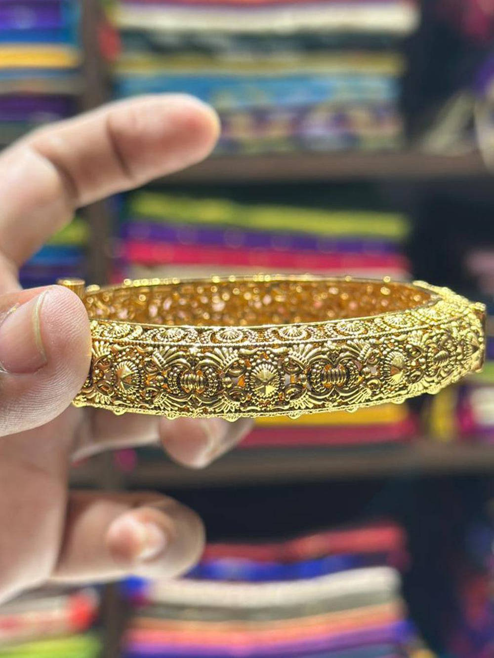 Antique   Gold   Broad   Bangle