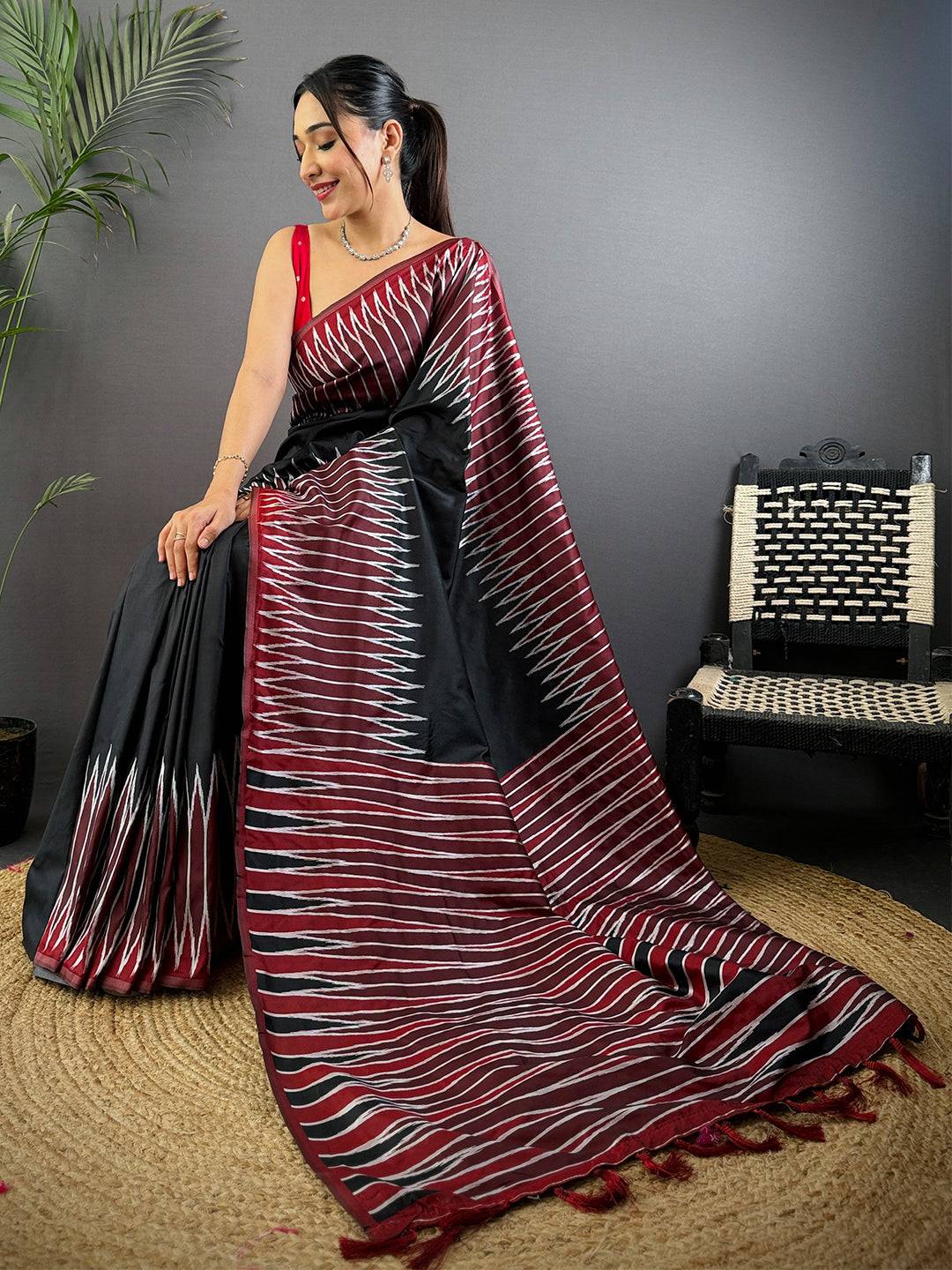 Black Soft Silk Ikkat Zari Weaving Saree