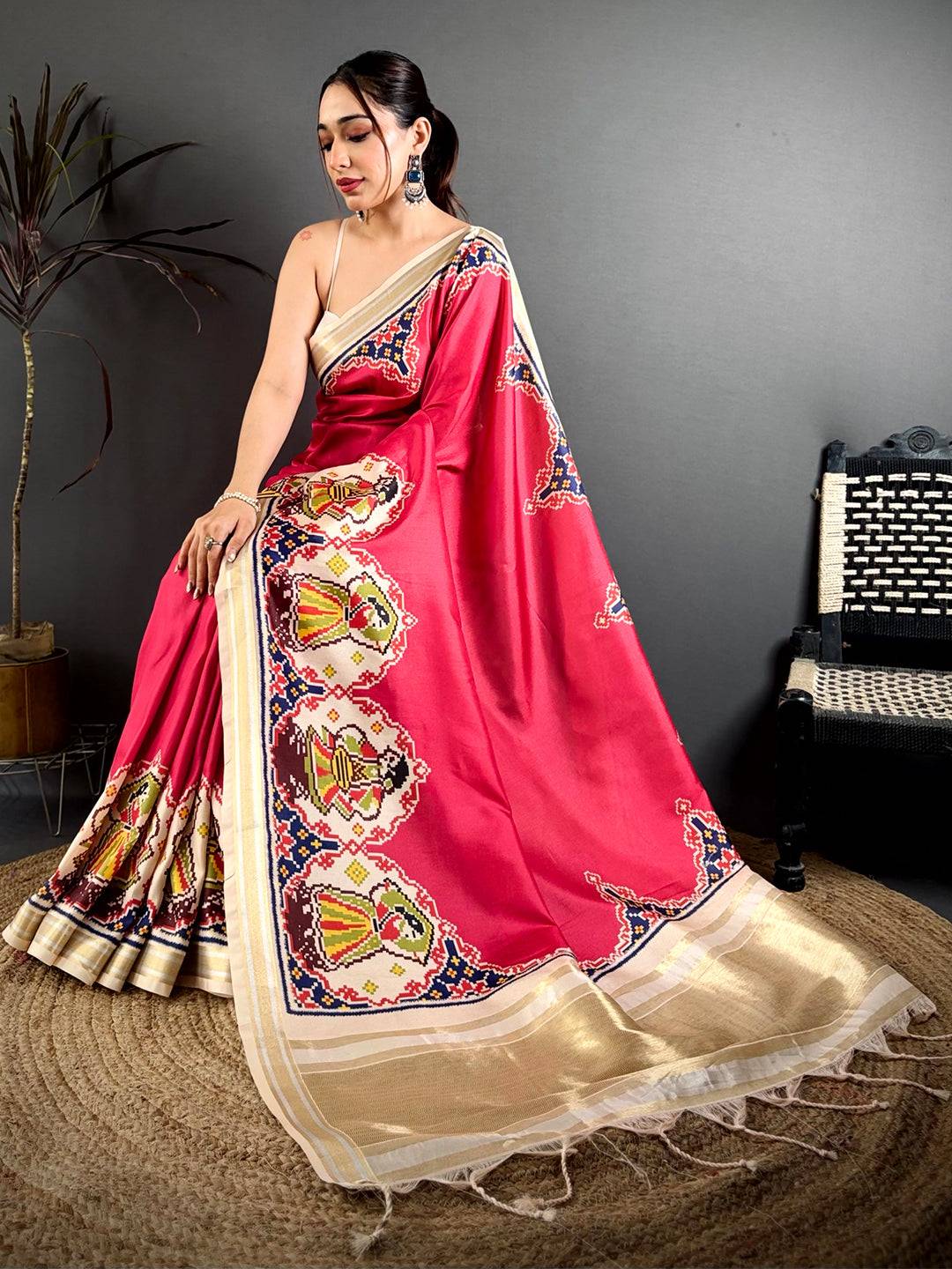 Bright Pink Patola Border Kanchi Saree