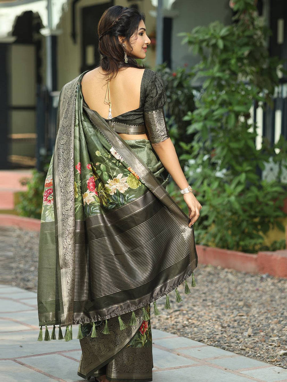 Dark Green Colour Pure Viscose Dola Silk Floral Print Saree - Luxe