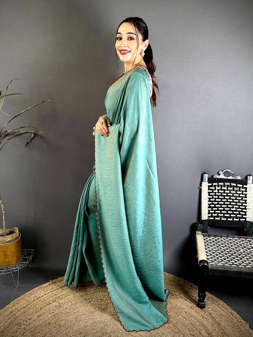 Stylish Contrast Printed Blouse Silk Saree