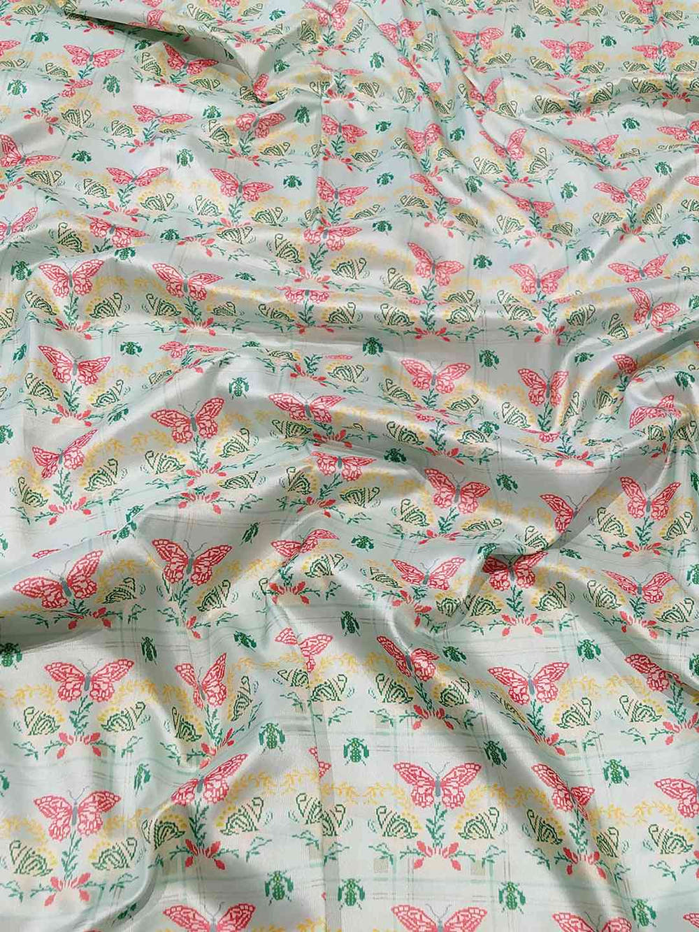 Self Zari Kanjivaram Weaving With Butterfly Printed Saree