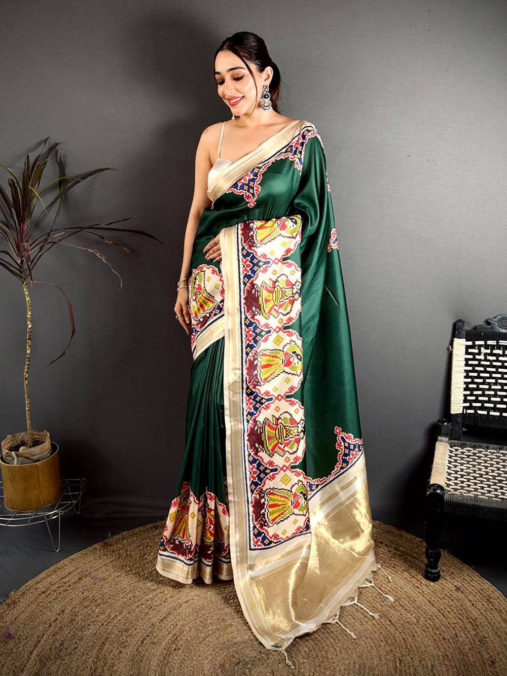 Deep Green Patola Panel Kanchi Saree