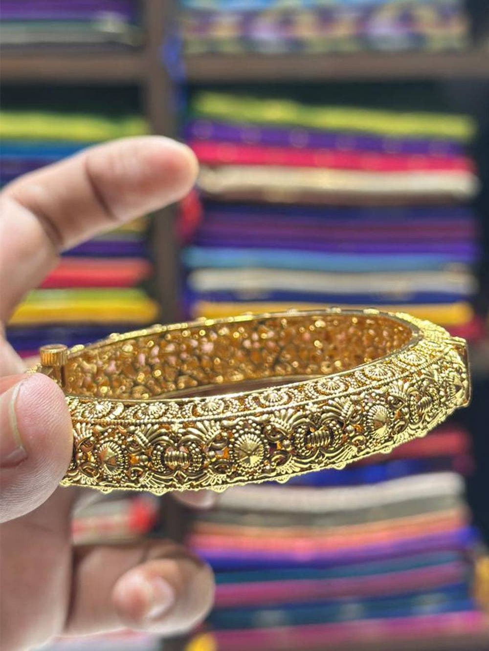 Antique   Gold   Broad   Bangle