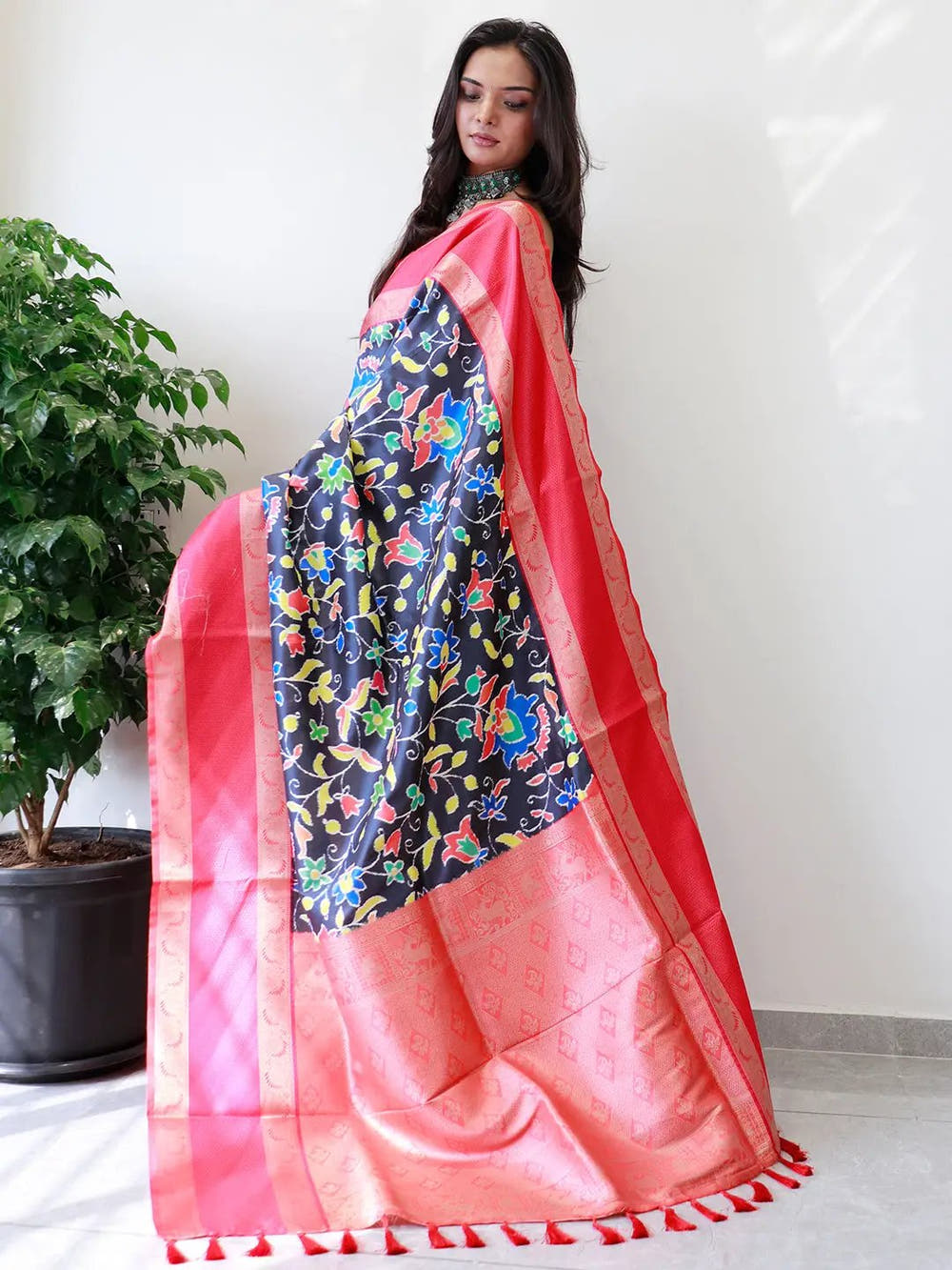 Attractive Soft Silk Gadwal Border Pochampally Print Saree