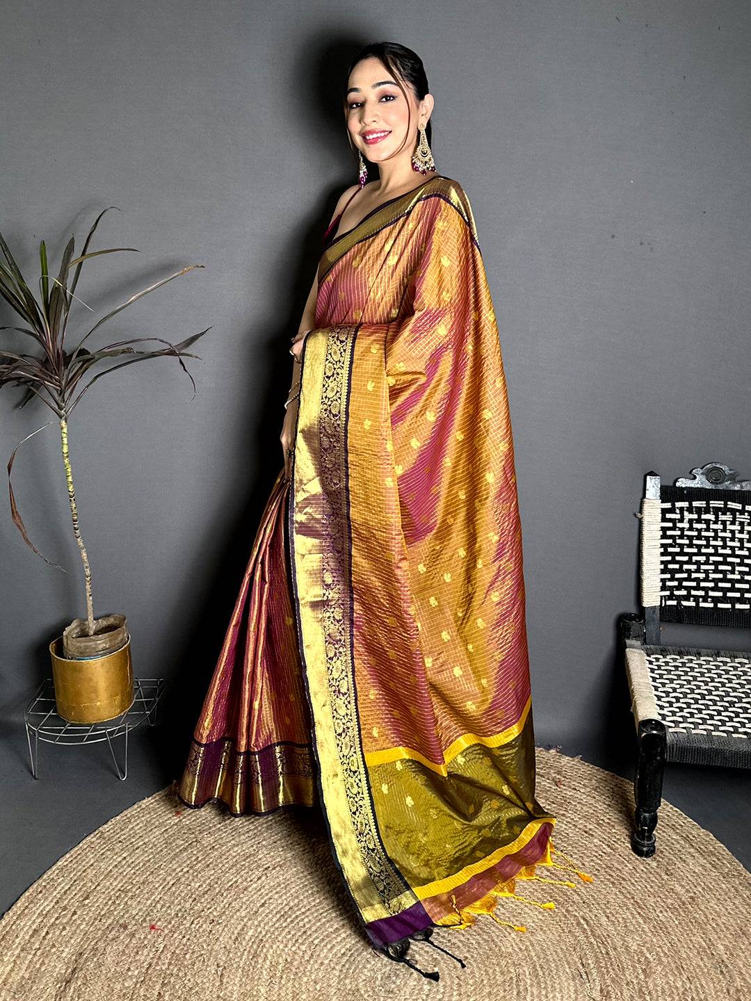 Elegant Self Gold Zari Chex Chitpallu Saree
