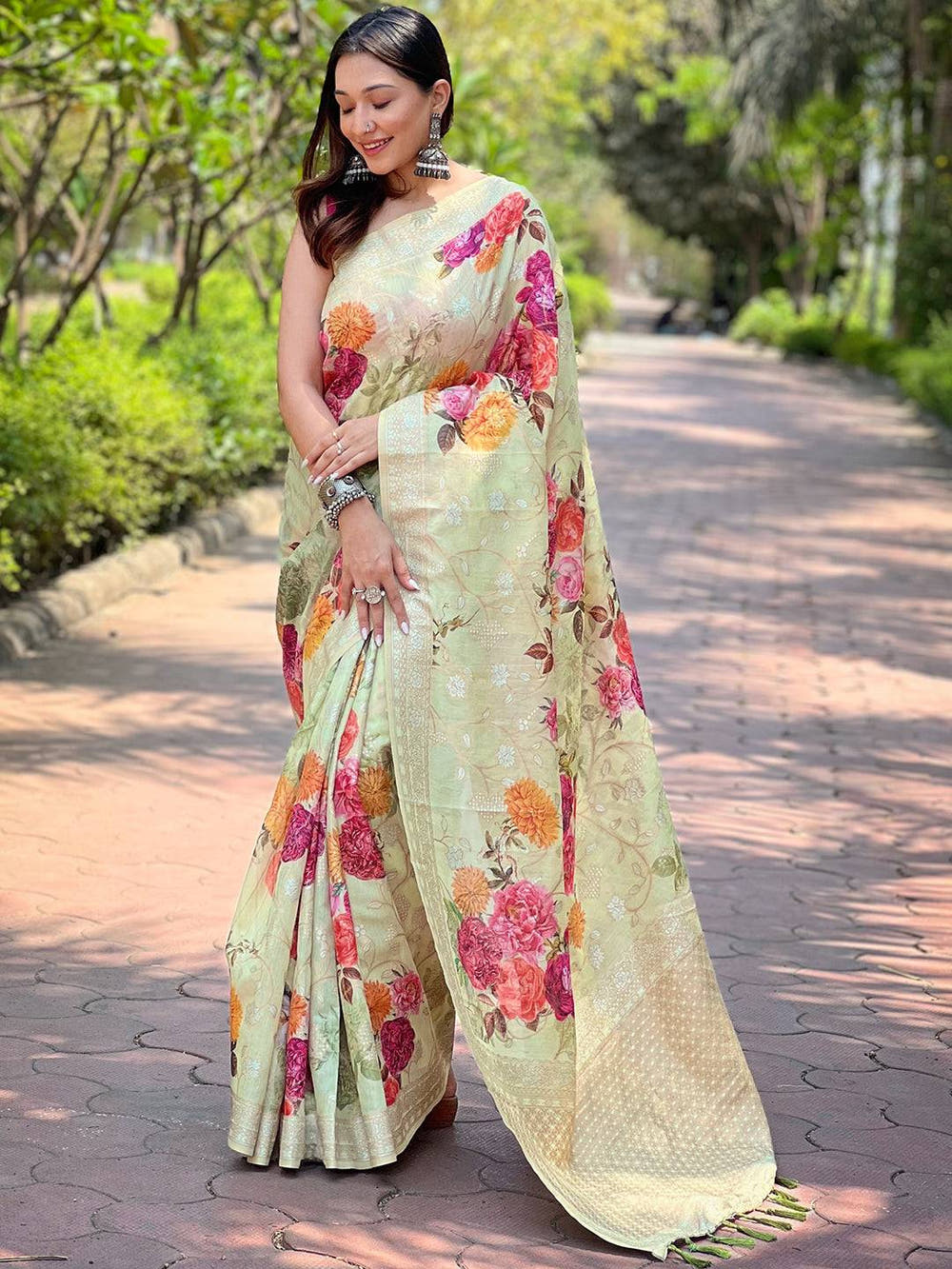 Pista Lakhnavi Bandla Zari Weaving Saree