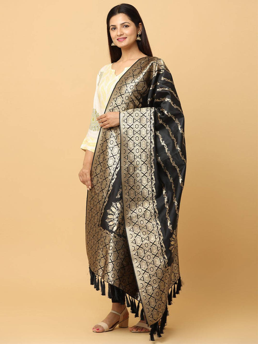 Silk Blend Woven Black Colour Design Dupatta