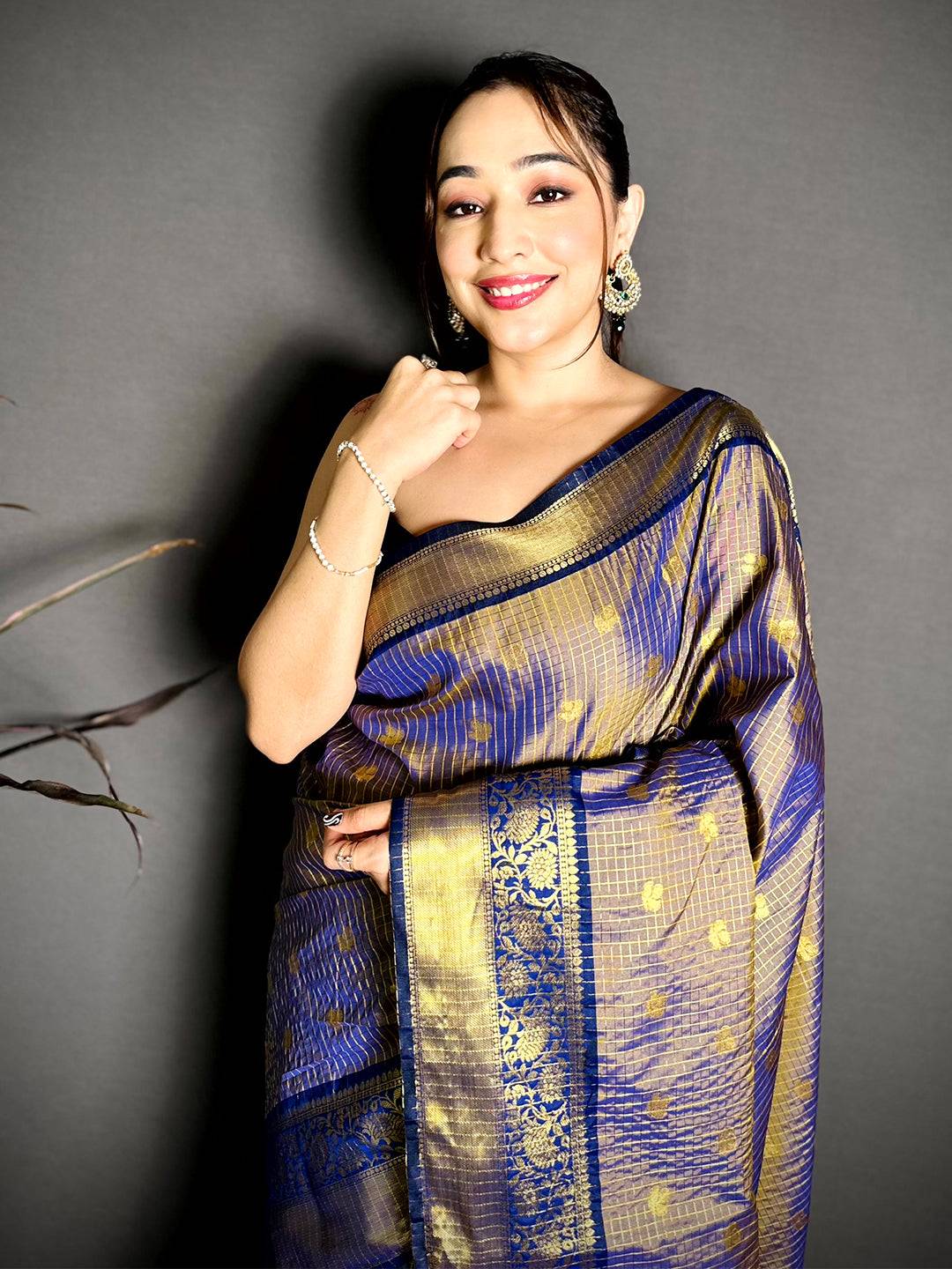 Regal Self Gold Zari Chex Chitpallu Saree