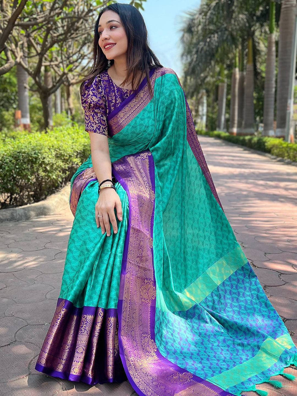 Bollywood Kanjivaram Silk Saree With Broced Zari Blouse