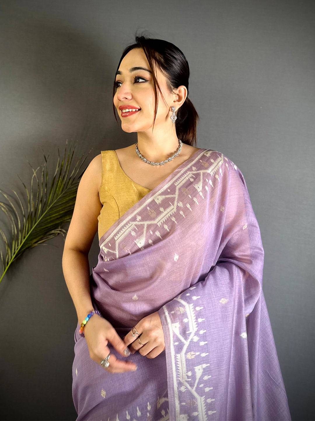 Elegant Lakhani Geometric Linen Saree