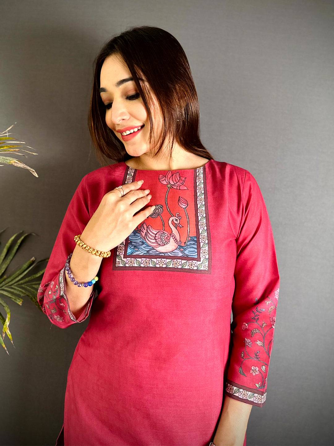 Crew Neck Kalamkari Art  Kurti