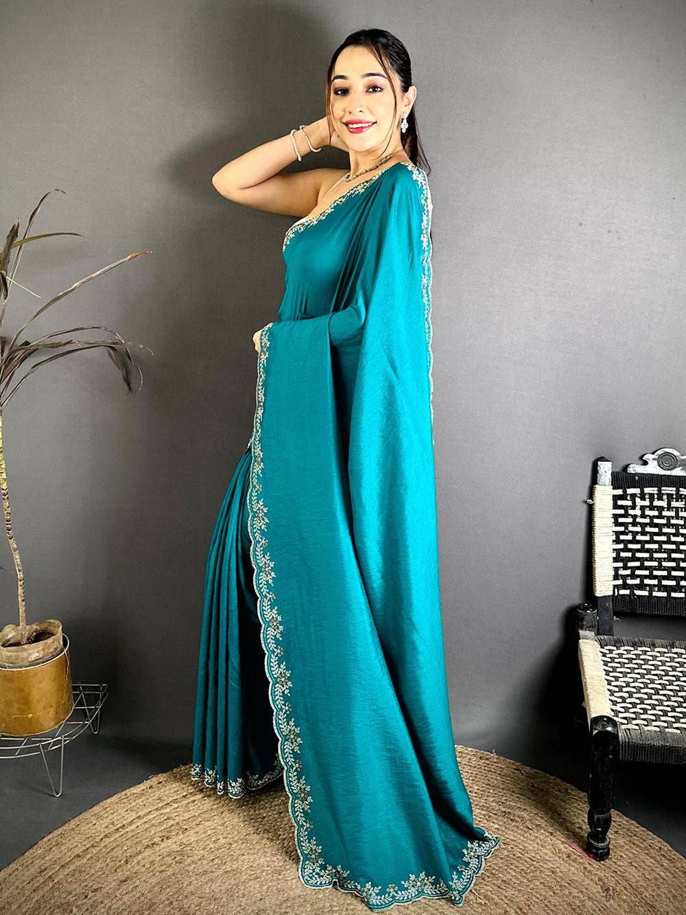 Stylish Diamond Zarkhond Chiffon Silk Saree