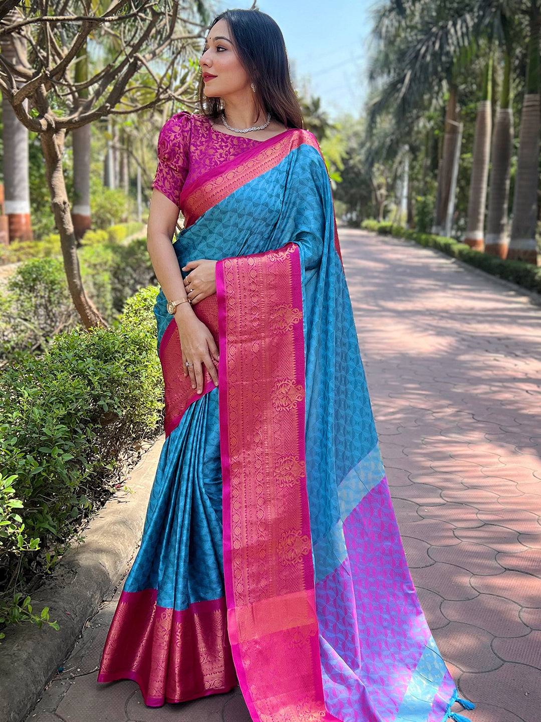 Stylish Kanjivaram Silk Saree With Broced Zari Blouse