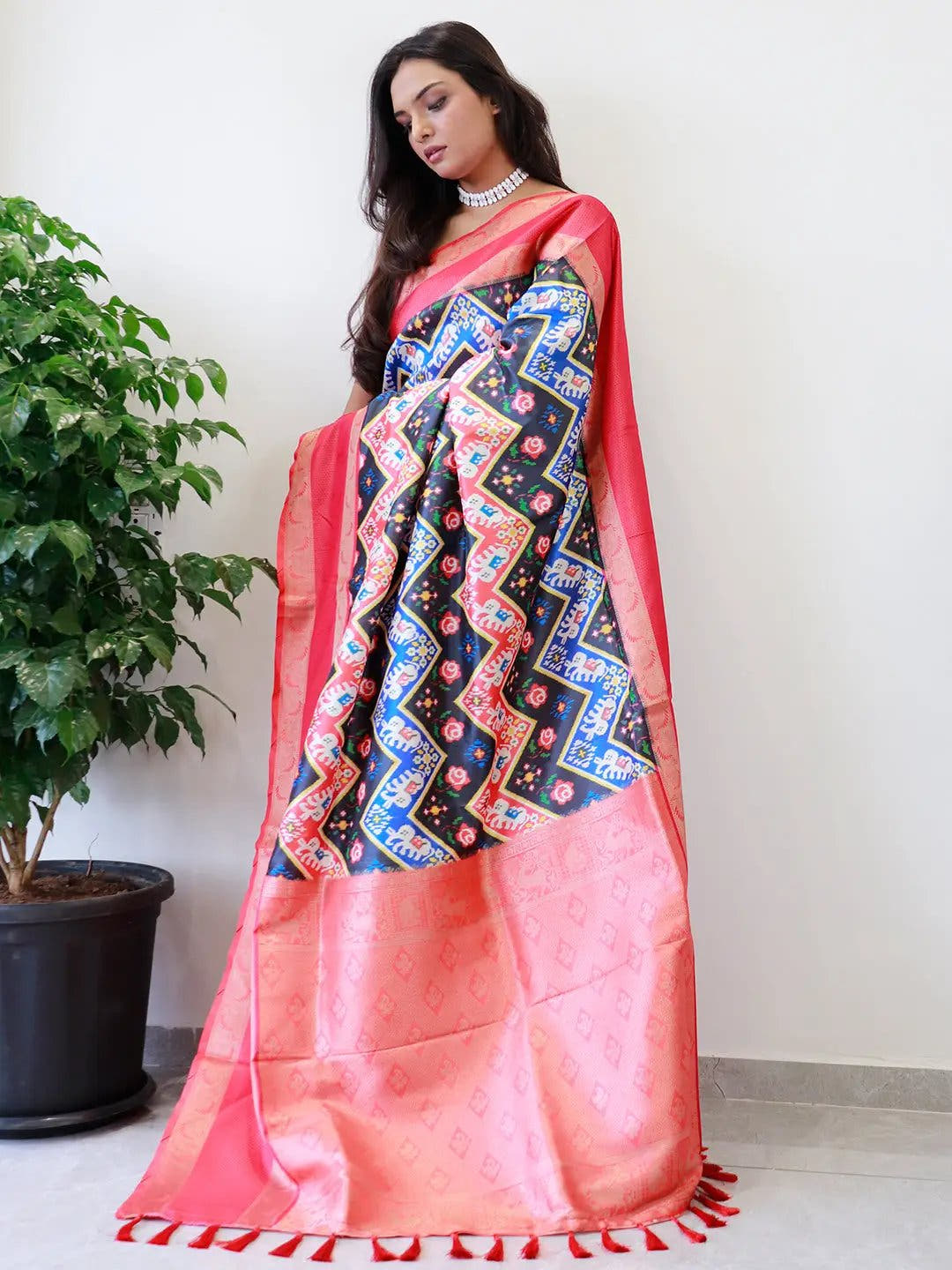 Attractive Gadwal Border Pochampally Print Saree