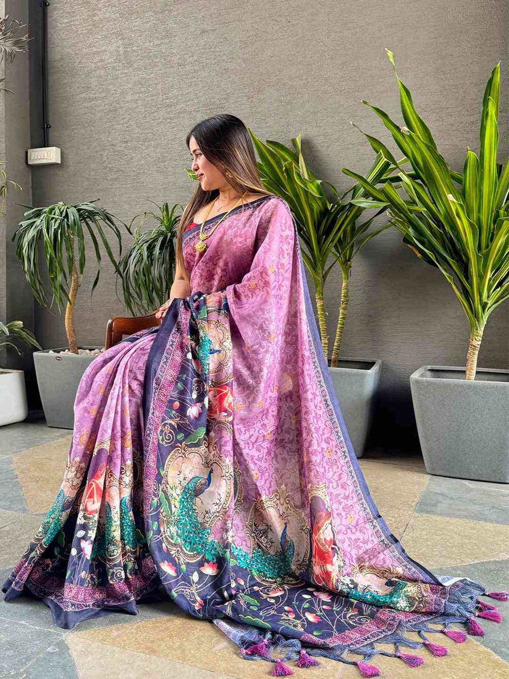 Purple colour Linen Saree With Digital Print And Majestic Border