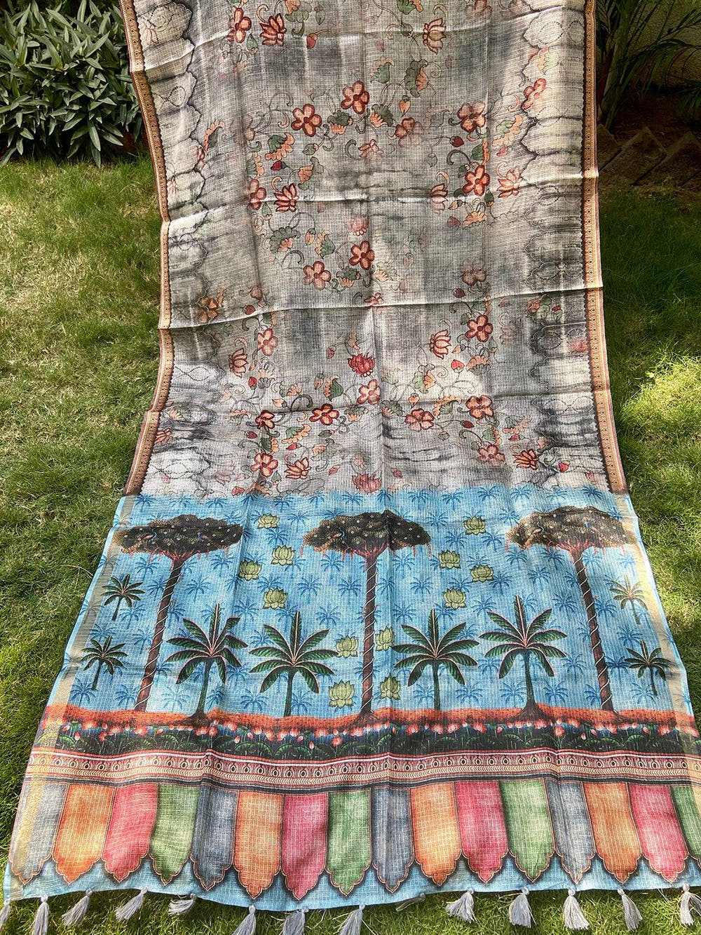 Grey Kota Doriya Silk Saree With Floral Print