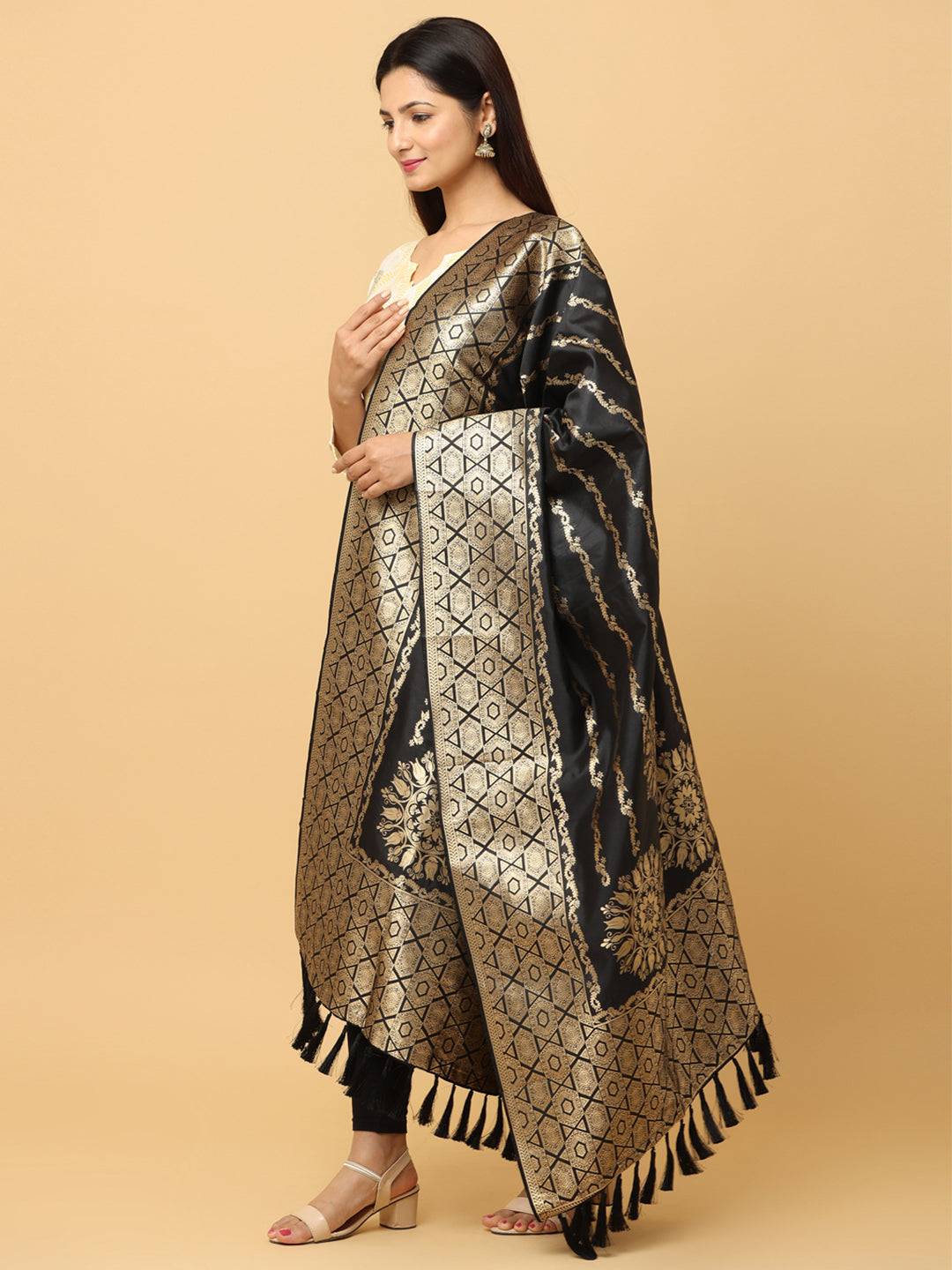 Silk Blend Woven Black Colour Design Dupatta